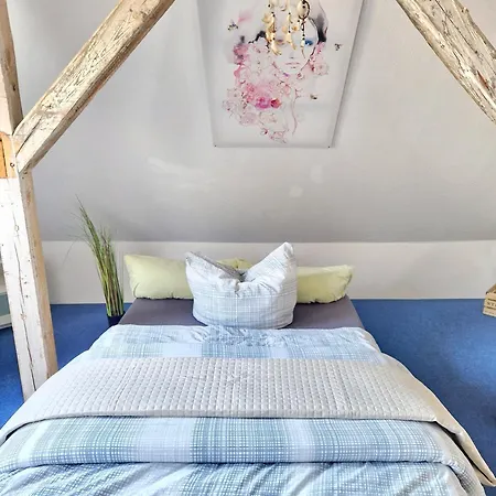 Apartmán Traeumen Ueber Den Daechern Wismars, Dachbodenapartment